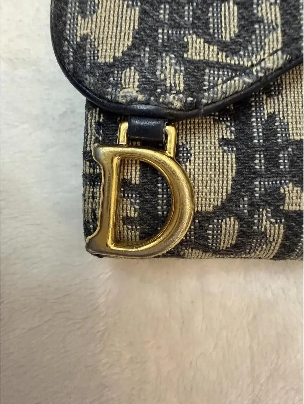 Dior has signs